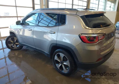 2018 Jeep Compass Latitude 4X4 z USA, uszkodzony, nr VIN 3C4NJDBB9JT185971